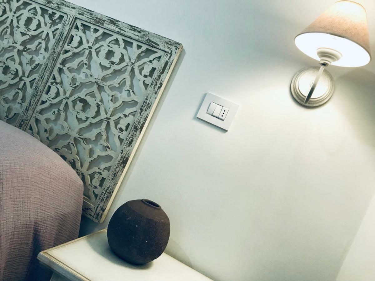 Bellhome 3 - Elegante Appartamento Nel Centro Di Bari Exterior photo